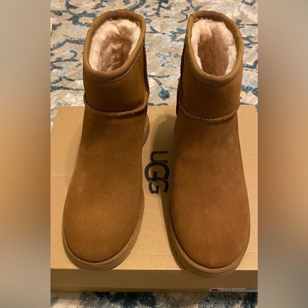 UGG Classic Femme Mini | Women’s Size 9